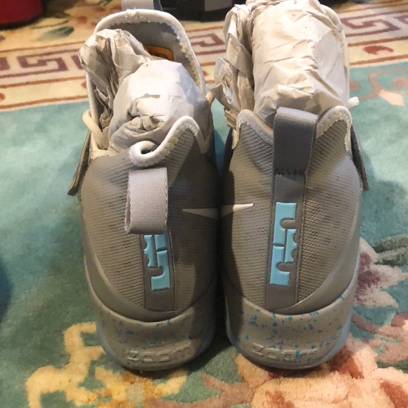 Nike LeBron 14 MAG//MATTE SILVER/GLOW-WHITE main image 5